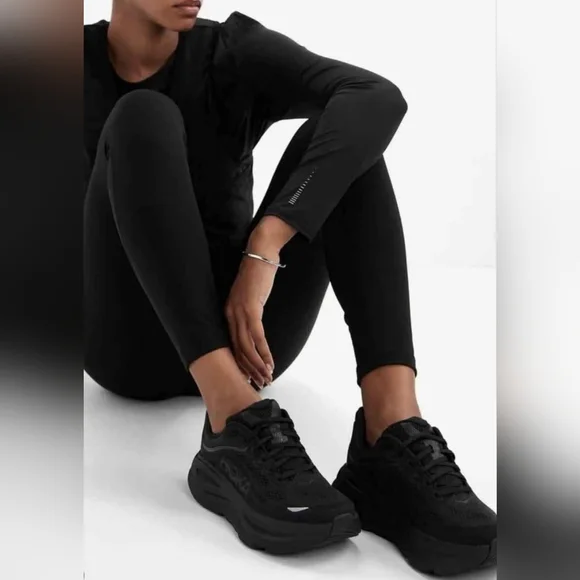 Size 10.5B - Women's HOKA BONDI 9 All Black - Picture 2 of 16